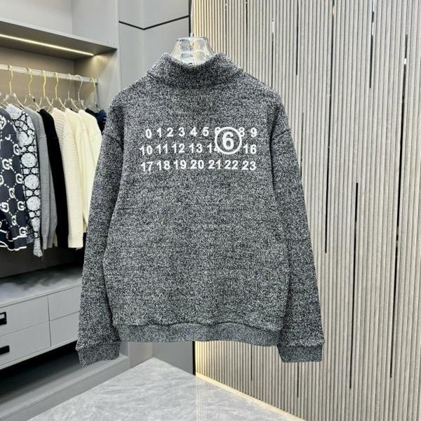 메* 마르지엘라 자수 로고 반집업 니트