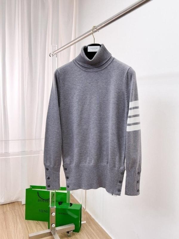 톰* 사선3버튼 울 터틀넥