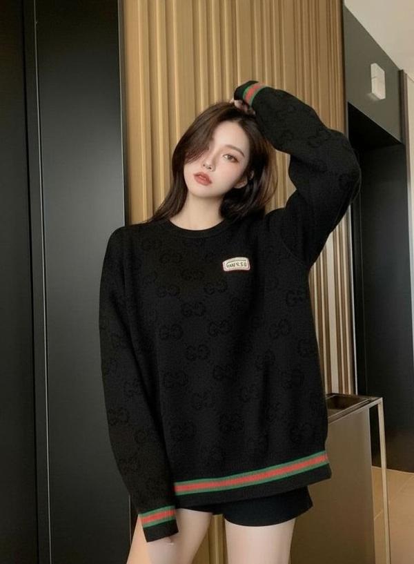 구* 로고 패치 자카드 라운드 니트수입최고급(남녀공용)