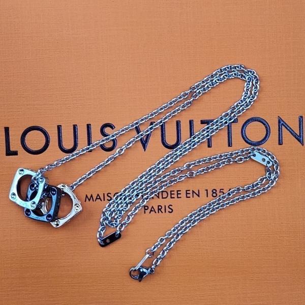 [458번] 루* 모노그램 볼트 목걸이