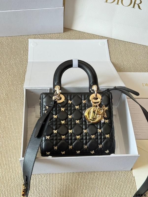 디* 스몰 레이디 백 골드 피니쉬 버터플라이 스터드 블랙