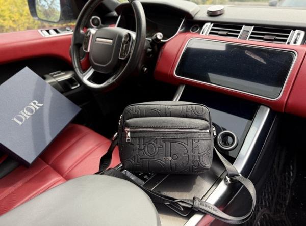 디* Rider 20 지퍼 메신저백 블랙 그레인 송아지 가죽