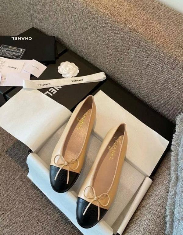 샤* 투톤 램스킨 발레리나 플랫슈즈 베이지 블랙