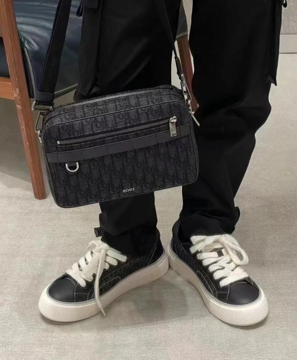 디* 오블리크 사파리 맥시 스트랩백