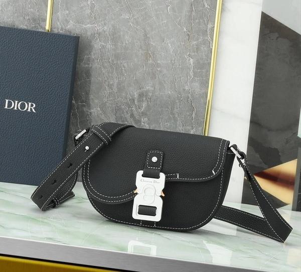 디* 새들 크로스