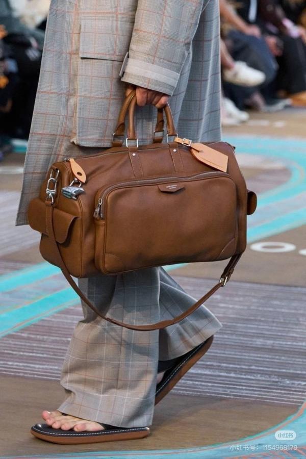 루* NEW 2026 LV 키폴 신상 50