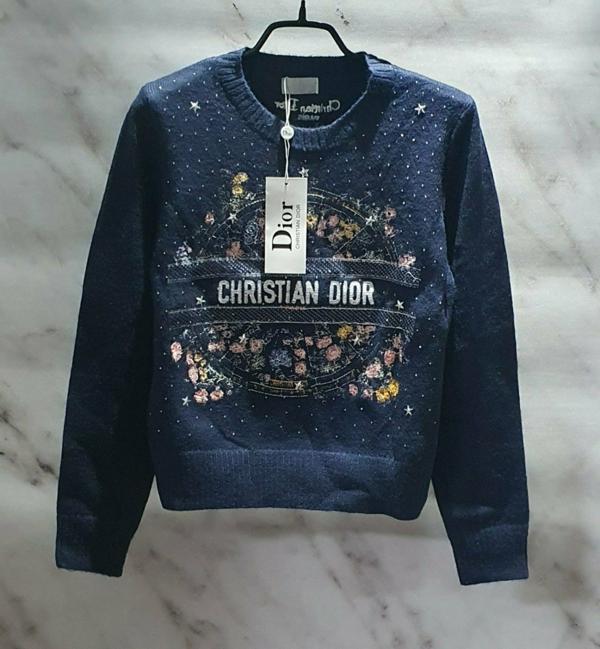 디* 로고꽃자수 니트