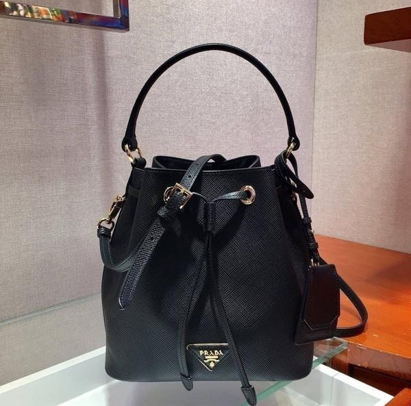 프** 사피아노 버킷백 블랙