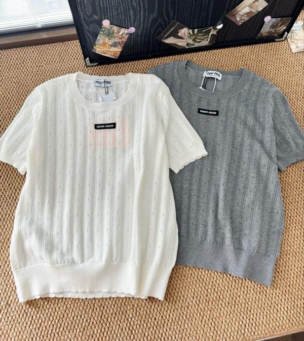 미*** 25 로고패치 펀칭 니트  수입