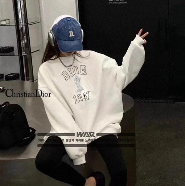 디* 도그 조각상 디자인 밍크양기모 티셔츠