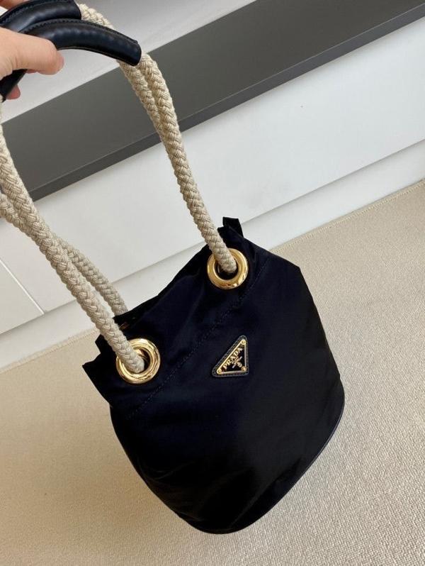 프** 마리너 리나일론 스몰 버킷백 (블랙) 1BE082