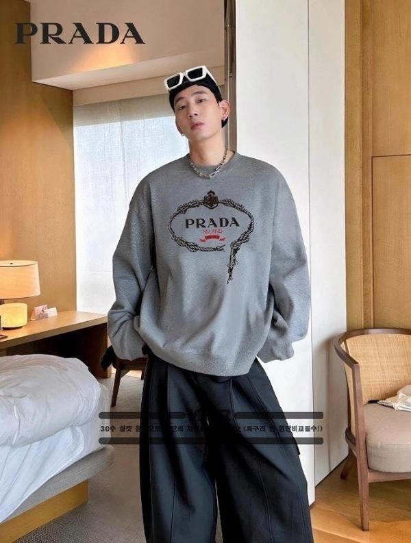 프** 시그니처 그물 패턴 디자인 밍크양기모 티셔츠