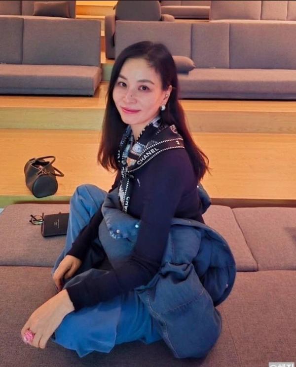 샤* 스퀘어 다이아 스카프