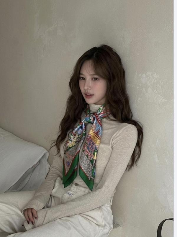 에*** 이니셜 그린 스카프