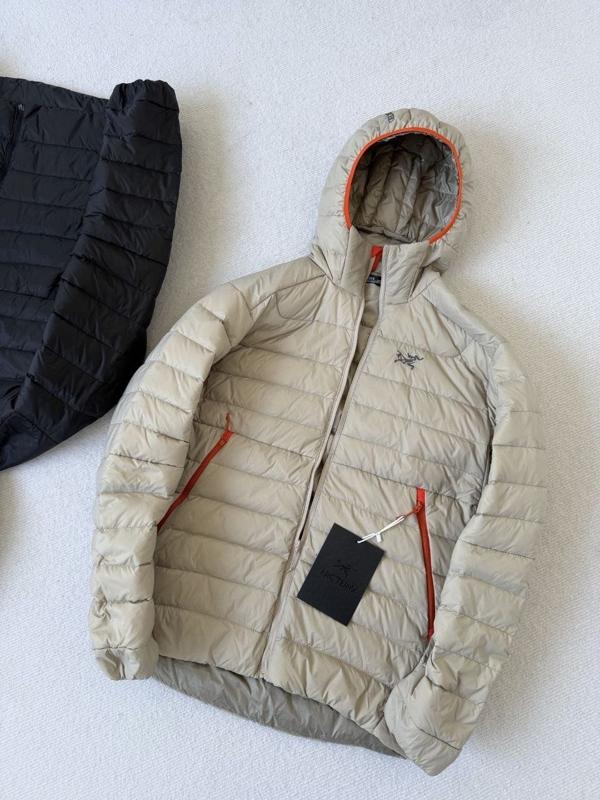 아**** CERIUM (세륨) 경량 후디 패딩  수입