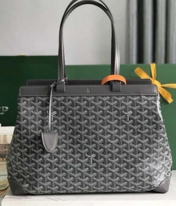 고** 벨샤스 비유드