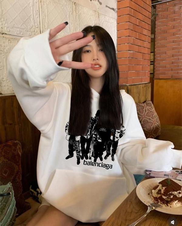 발**** 배드크루 후드티