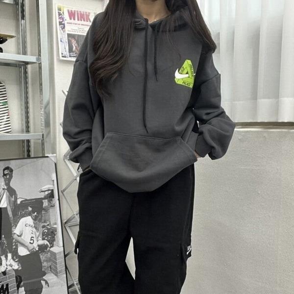나** 팔라키트라이후드티
