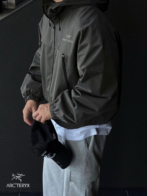 아**** 고프코어 후드 윈드자켓