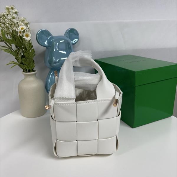 보** 카세트 버킷백