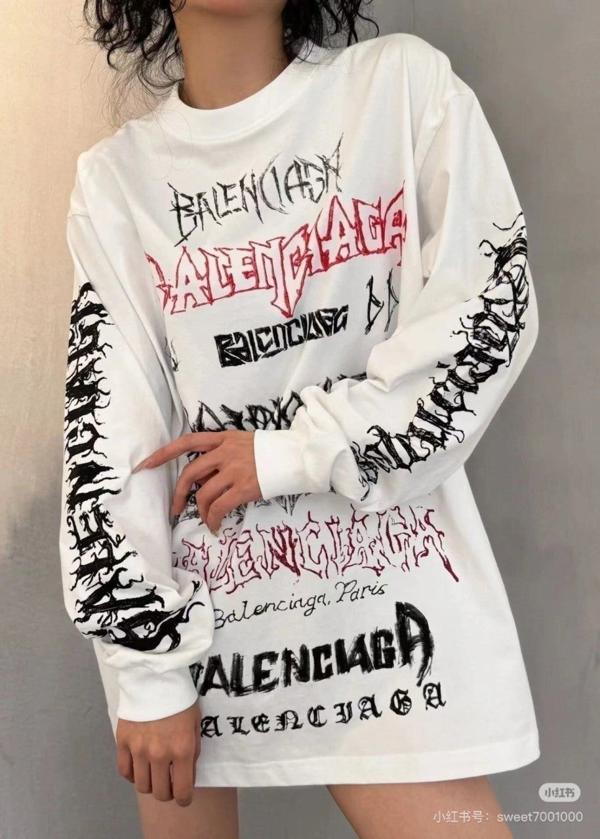 발**** 멀티그래피티 티셔츠