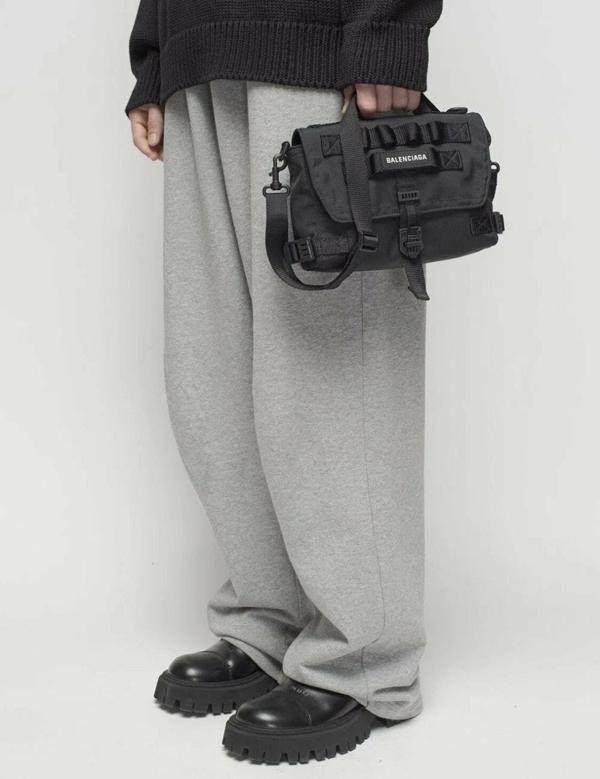 발**** 아미 메신저백