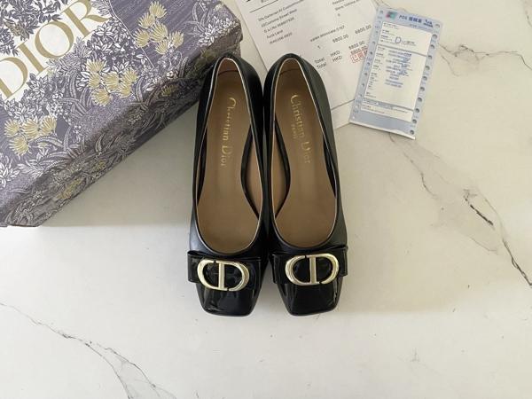 디* CD로고 리본 장식 애나멜 펌프스 힐