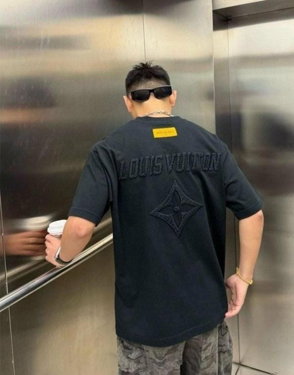 루* 센터자수 반팔 티셔츠