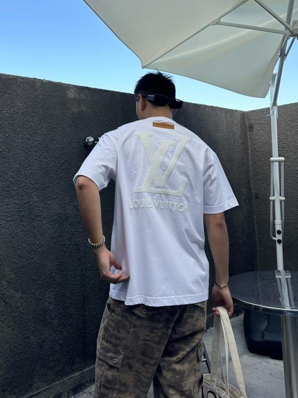 루* LV 로고 자수 반팔 티셔츠