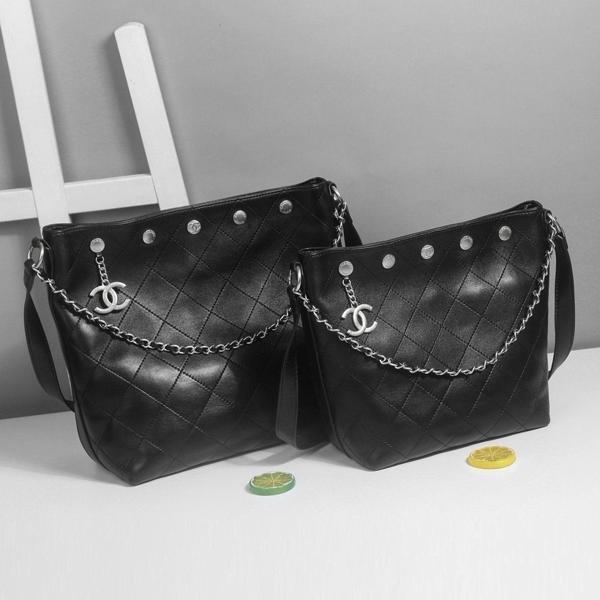 샤* 스터드 체인 버킷백 은장