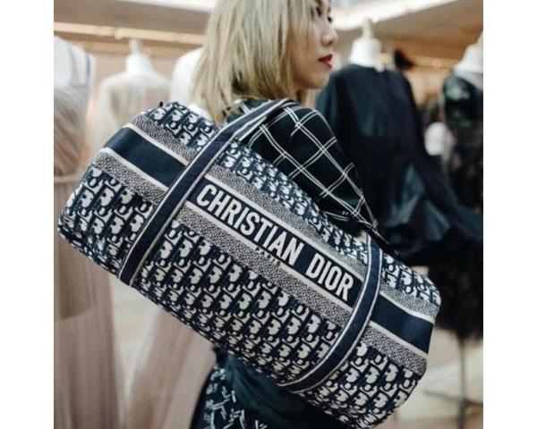 디* 오블리크 여행구