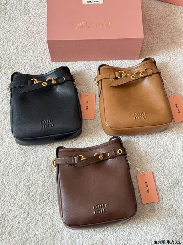 미*** 나파 가죽 파우치백