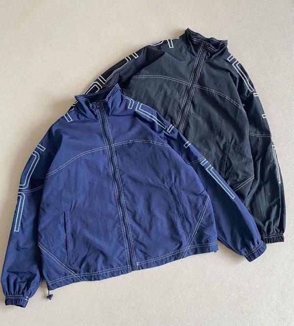 슈** 스펠아웃 자수 트랙 자켓  수입