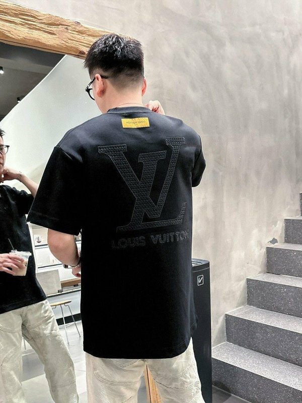 루* LV 로고 자수 반팔 티셔츠