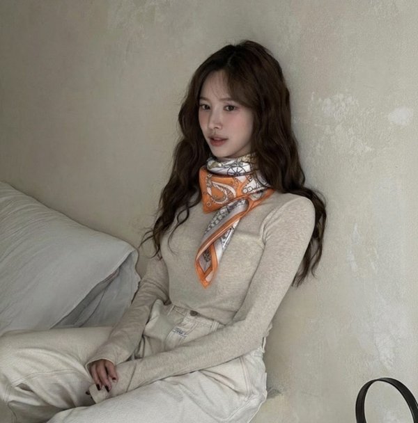 에*** 캐리지 오렌지 스카프