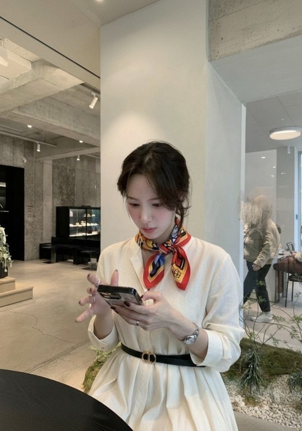에*** 홀스 레드 스카프