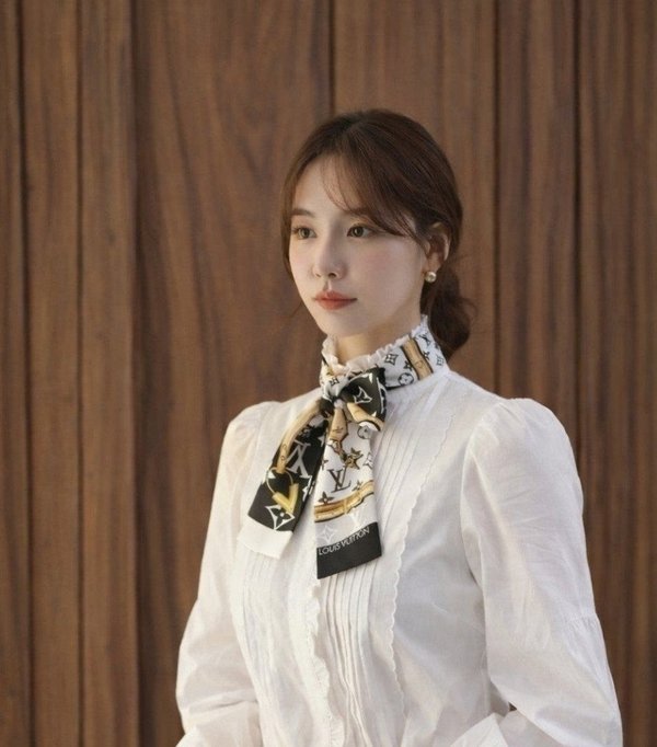 루* 실크 모노그램 컨피덴셜 방도