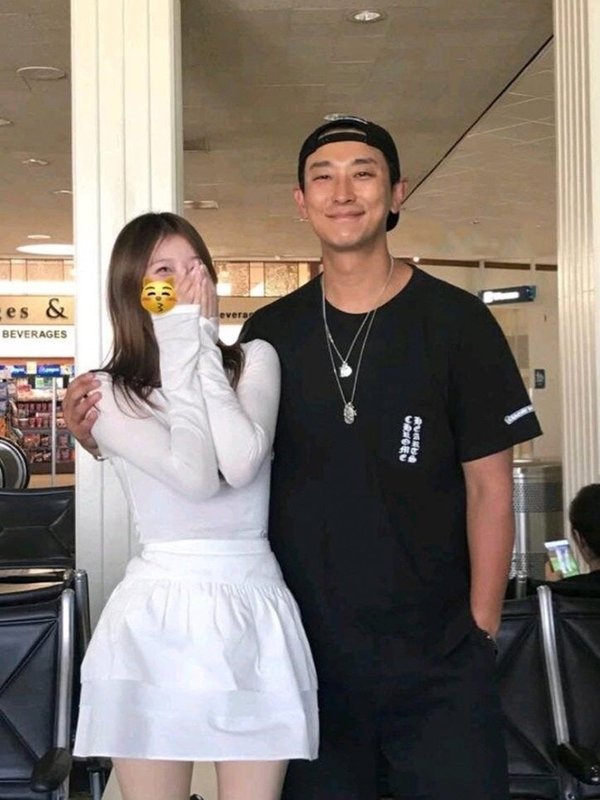 크* osaka 로고 반팔