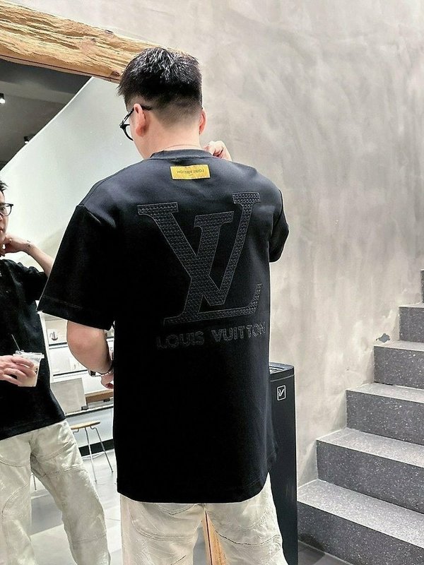 루* LV 로고 자수 반팔 티셔츠