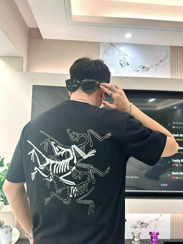아**** 멀티버드 티셔츠