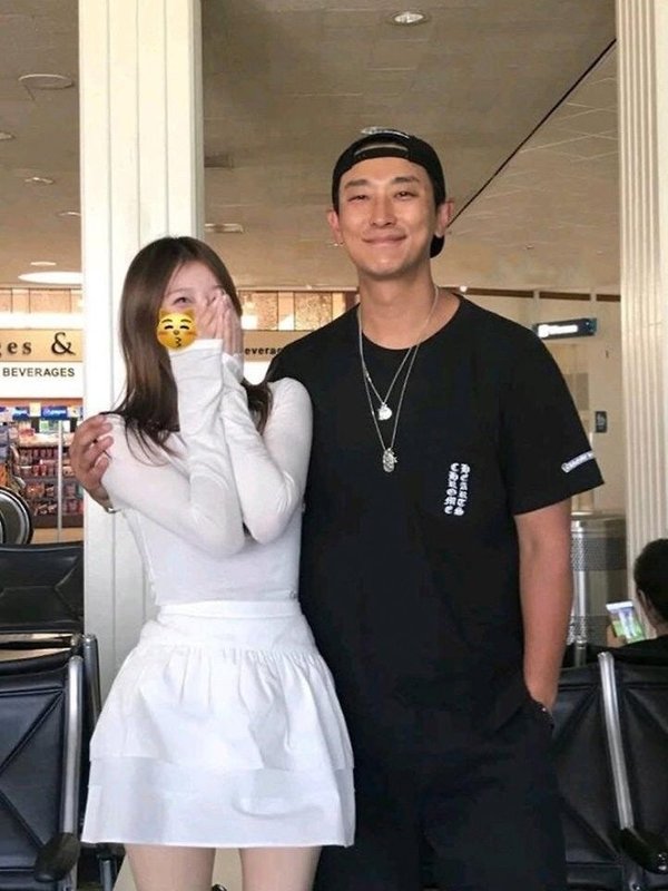 크* osaka 로고 반팔