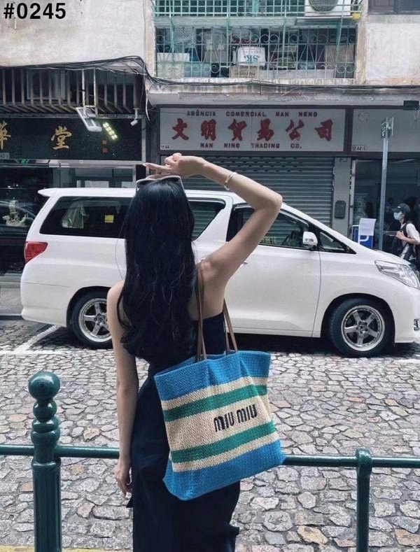 미*** 라피아 코튼 스프라이프 토트백