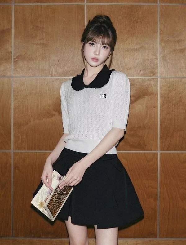 미*** 배색 프릴카라 니트