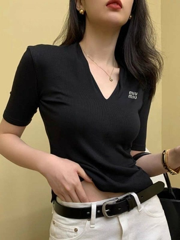 미*** 브이넥 이너 니트 티셔츠