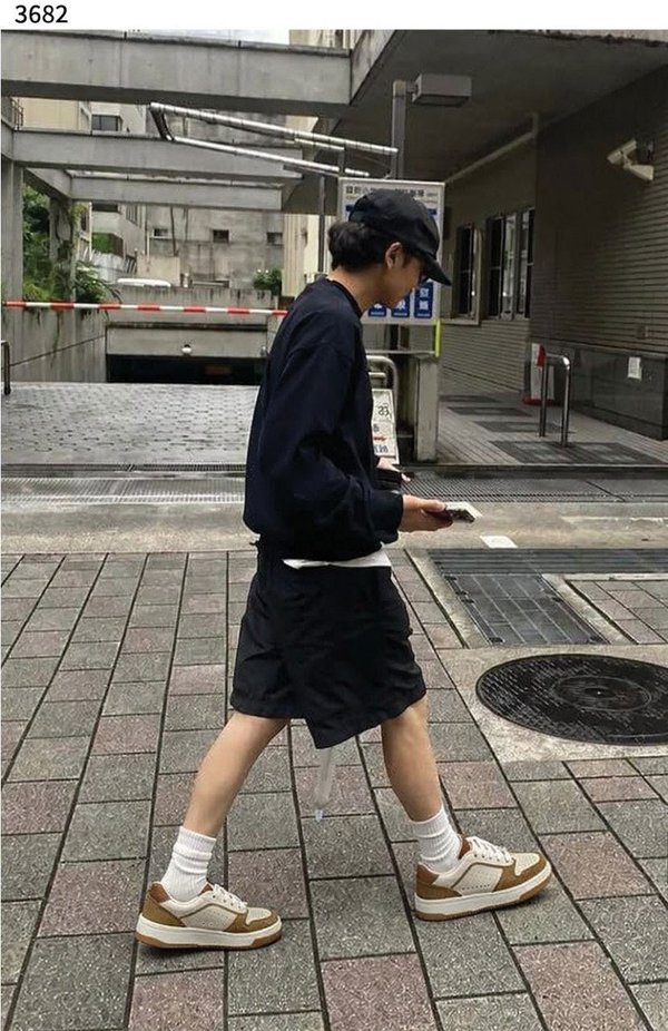 브*** 쿠치넬리 수입프리미엄급 카프스킨 스웨이드 배스킷 스니커즈