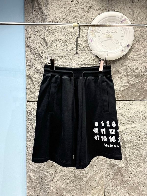 메* 마르지엘라 레터링 자수패치 하프팬츠