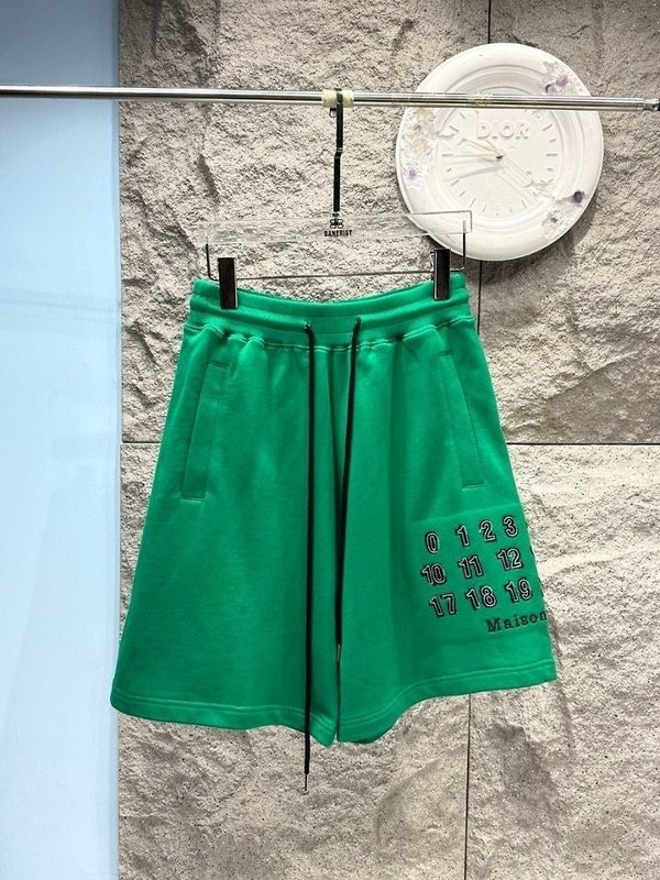 메* 마르지엘라 레터링 자수패치 하프팬츠