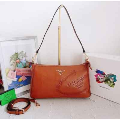 프** 고급 유진 불박크로스백 브라운