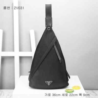 프** 삼각 슬링백