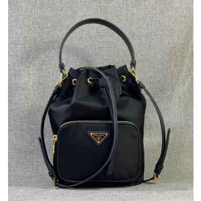 프** 포코노 버킷백